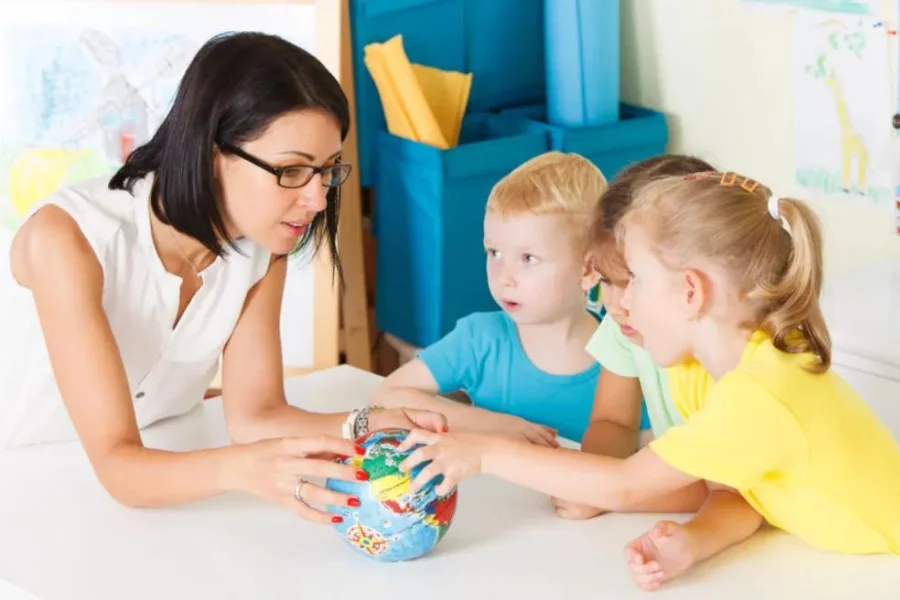 How to Become EYFS Teacher?